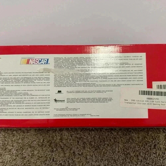 Racing Champions 1995 edition #28 1:64 scale racing team transporter. - Picture 4 of 5